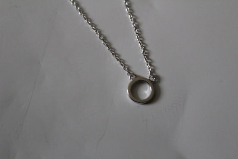 SMALL OPEN CIRCLE CLASSIC NECKLACE