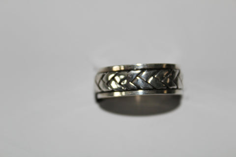 THICK BRAIDED SPINNER RING